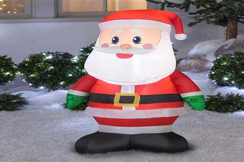 Decorating Your Home With a Christmas Inflatable