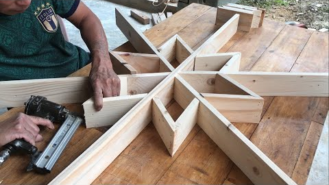 Woodworking Project And Plan For Christmas // Making Your Own Snowflake Shelves Extremely Easy