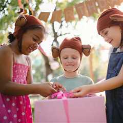 A Parent’s Guide To Attending a Kids’ Birthday Party