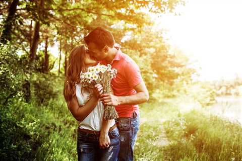 75 Romantic Love Messages for Her to Make Her Smile
